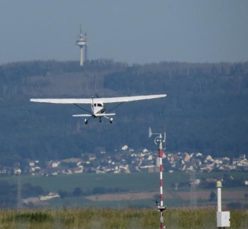SmallAircraft-D-EFOP-02