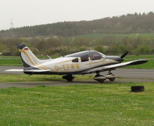 SmallAircraft-D-EFWW-03