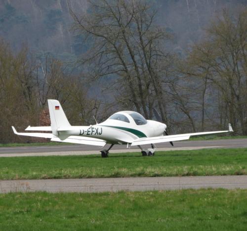 SmallAircraft-D-EFXJ-03