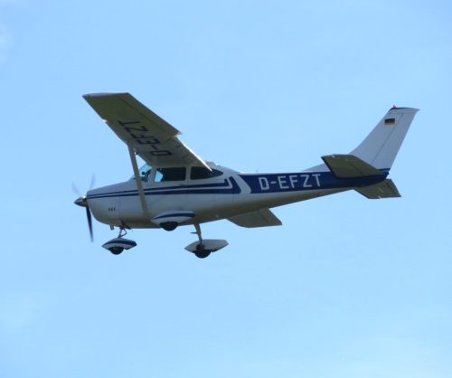 SmallAircraft-D-EFZT-02