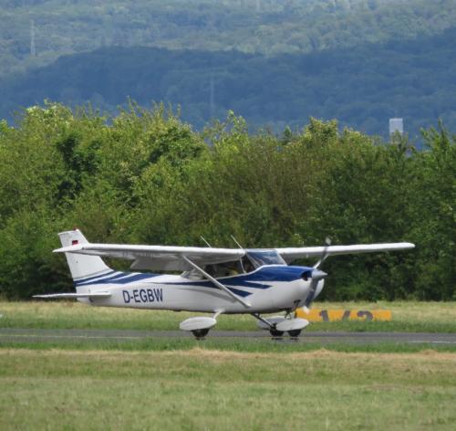 SmallAircraft-D-EGBW-01