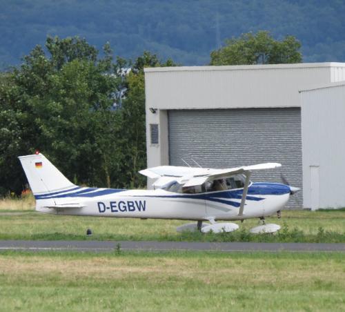 SmallAircraft-D-EGBW-02