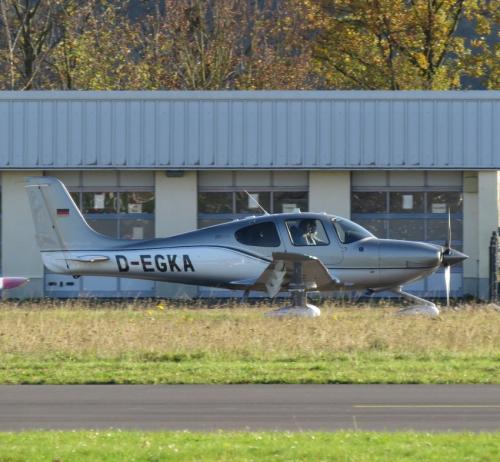 SmallAircraft-D-EGKA-02
