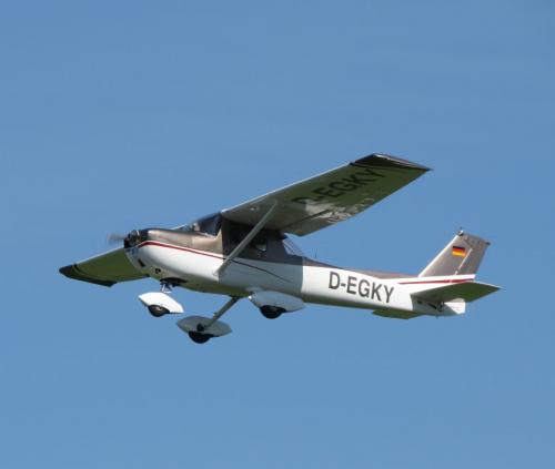 SmallAircraft-D-EGKY-02