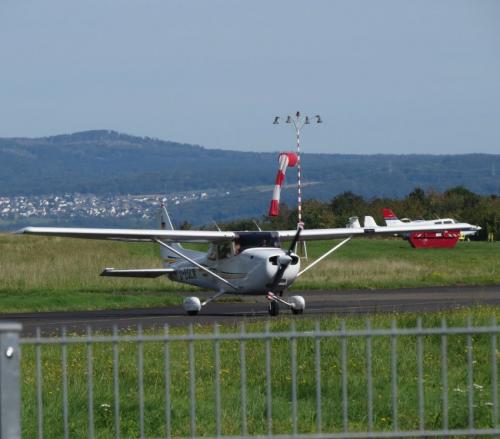 SmallAircraft-D-EGLW-01