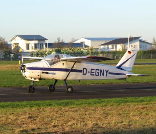SmallAircraft-D-EGNY-06