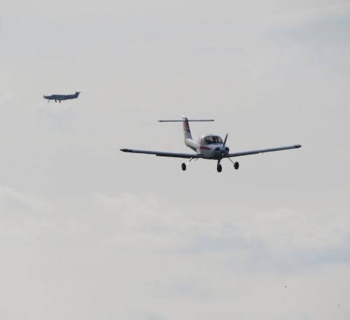 SmallAircraft-D-EGZW-01