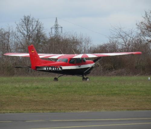 SmallAircraft-D-EIGS-01