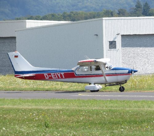 SmallAircraft-D-EIYT-02