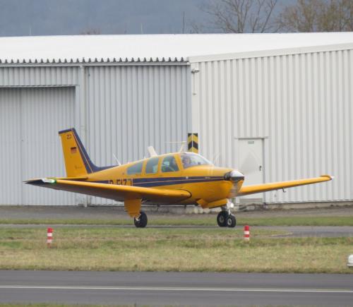 SmallAircraft-D-EIZJ-01