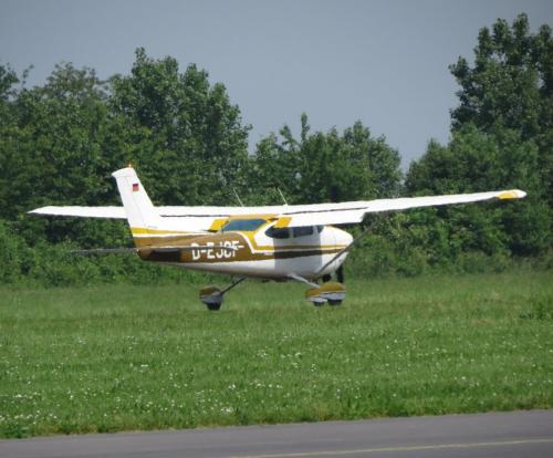 SmallAircraft-D-EJCF-02