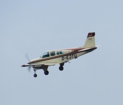 SmallAircraft-D-EJTU-01