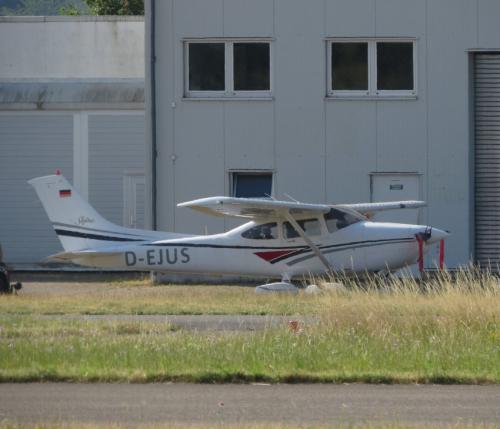 SmallAircraft-D-EJUS-01