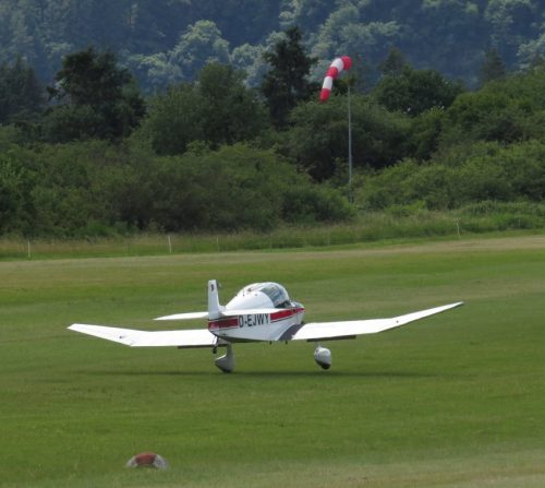 SmallAircraft-D-EJWY-01