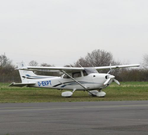 SmallAircraft-D-EKPT-01