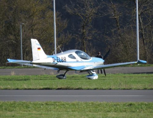 SmallAircraft-D-ELBR-01