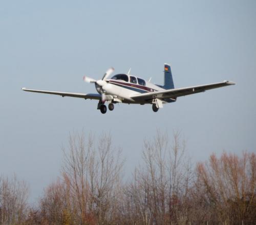 SmallAircraft-D-ELMC-04