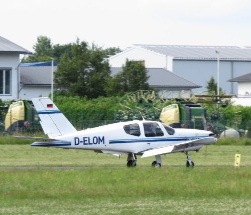 SmallAircraft-D-ELOM-04