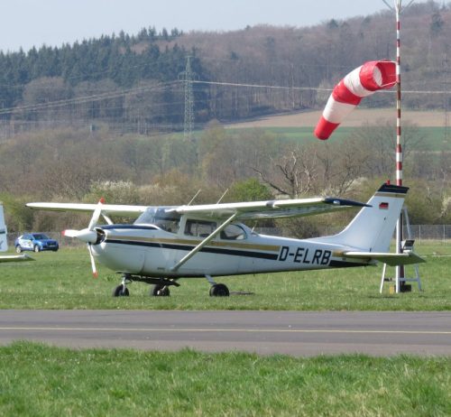 SmallAircraft-D-ELRB-01