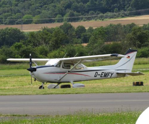SmallAircraft-D-EMFY-05