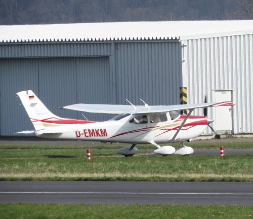 SmallAircraft-D-EMKM-01
