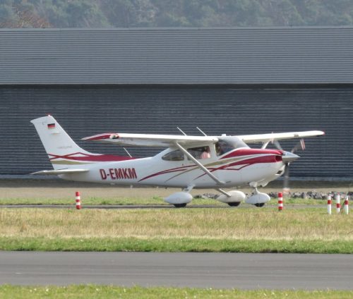 SmallAircraft-D-EMKM-02
