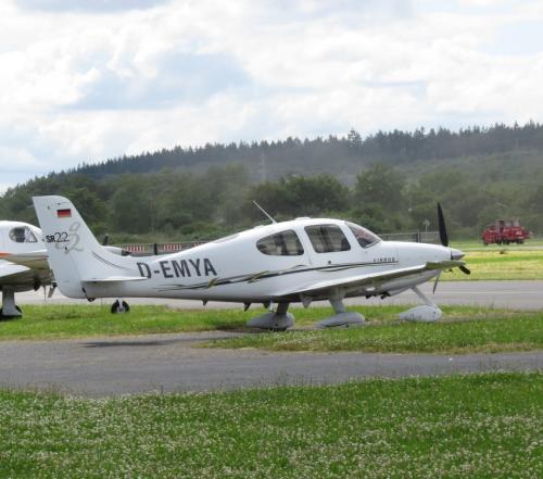 SmallAircraft-D-EMYA-02