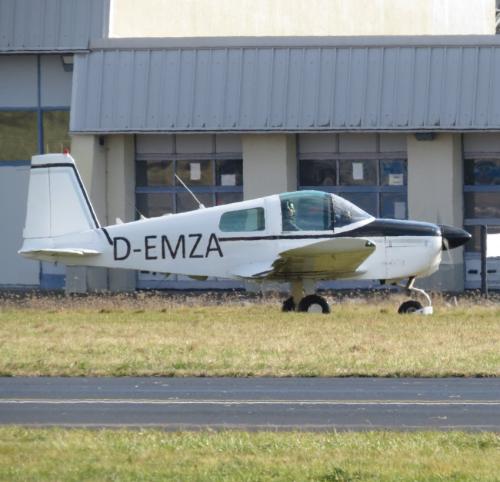 SmallAircraft-D-EMZA-03