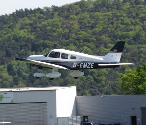 SmallAircraft-D-EMZE-05
