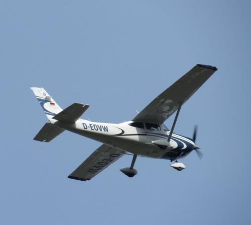 SmallAircraft-D-EOVW-02