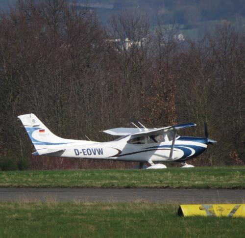 SmallAircraft-D-EOVW-03