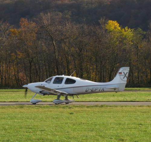 SmallAircraft-D-EPTK-04