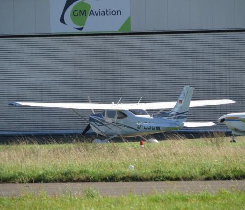 SmallAircraft-D-ESCW-01