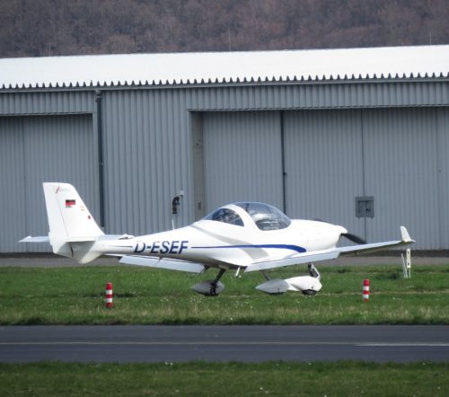 SmallAircraft-D-ESEF-04