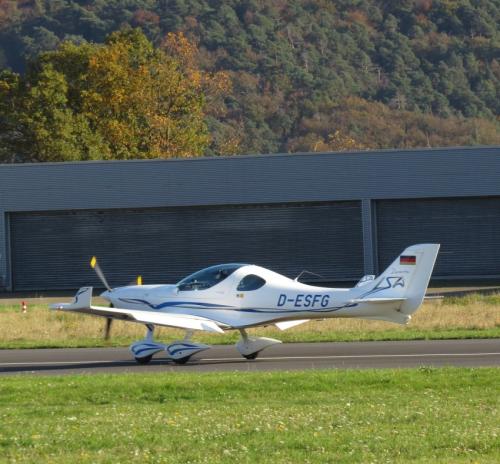 SmallAircraft-D-ESFG-01