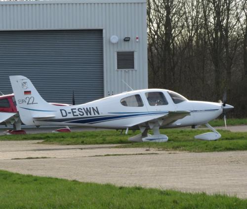 SmallAircraft-D-ESWN-03