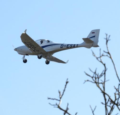 SmallAircraft-D-ESXT-05