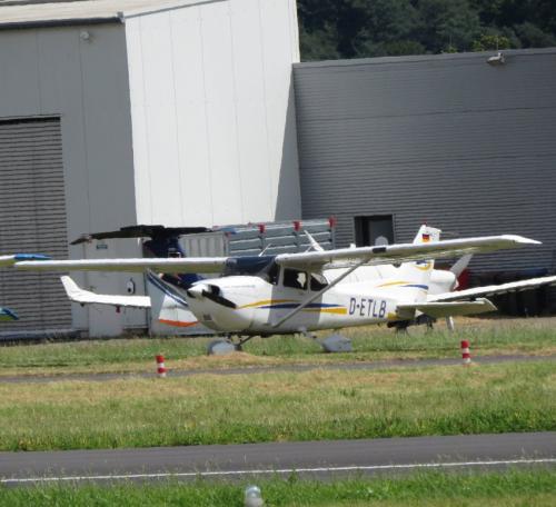 SmallAircraft-D-ETLB-01