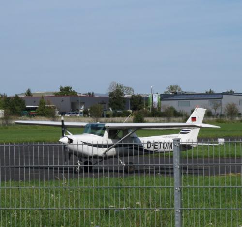 SmallAircraft-D-ETOM-02