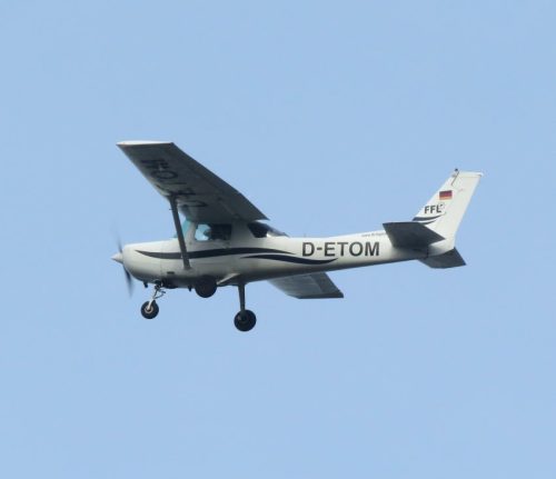 SmallAircraft-D-ETOM-03