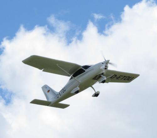 SmallAircraft-D-ETOU-02