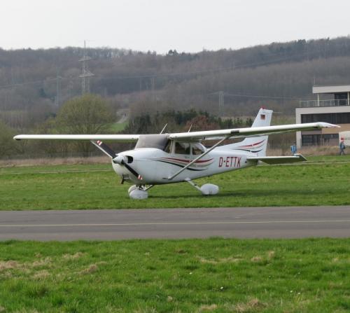 SmallAircraft-D-ETTK-05