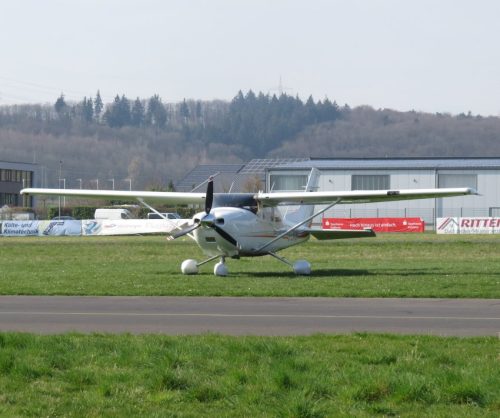 SmallAircraft-D-EVKM-02
