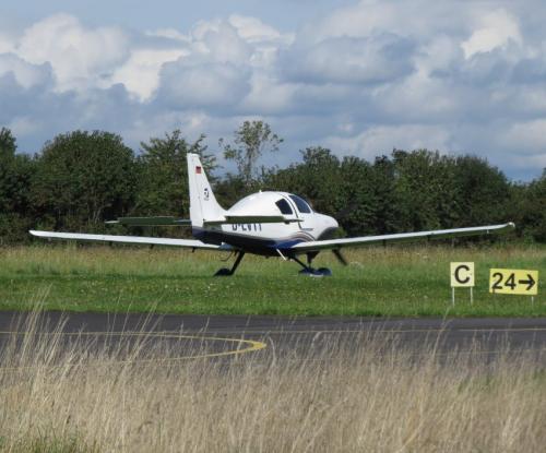 SmallAircraft-D-EVTT-04