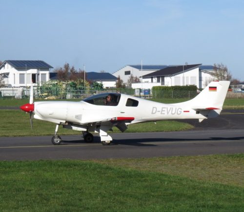 SmallAircraft-D-EVUG-03