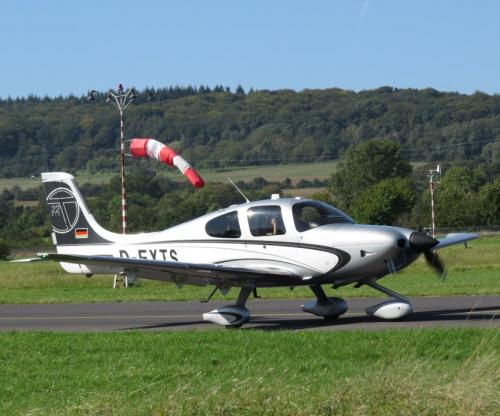 SmallAircraft-D-EXTS-02