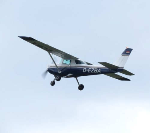 SmallAircraft-D-EZBA-02