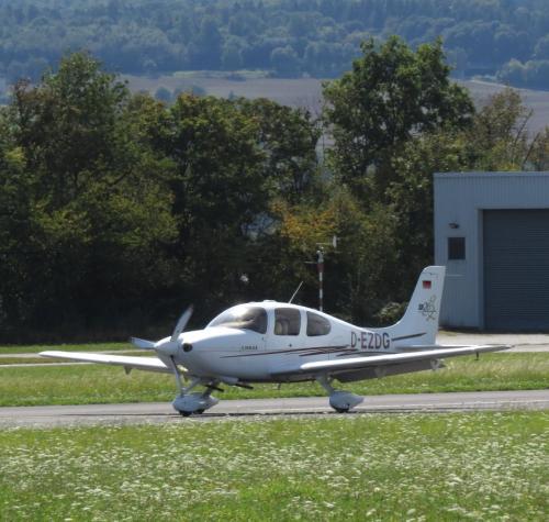 SmallAircraft-D-EZDG-02