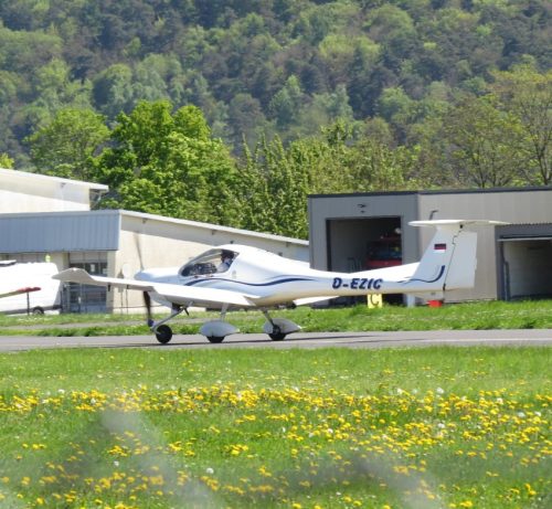 SmallAircraft-D-EZIC-02