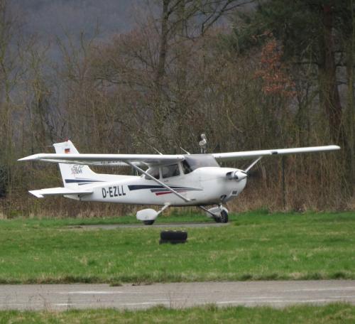 SmallAircraft-D-EZLL-07